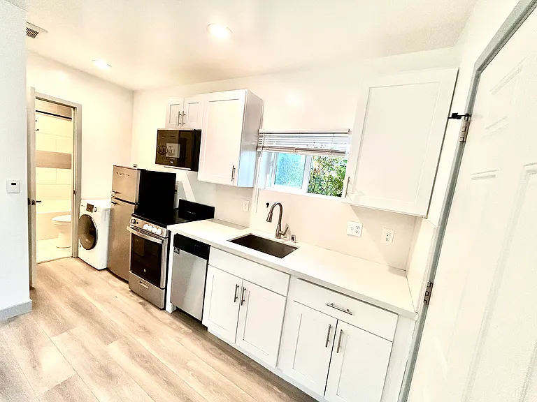 9222 Mary Ave NW #B — Photo 13