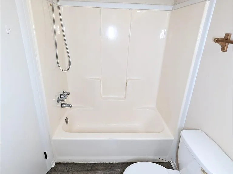 1011 Rentz Ave — Photo 36