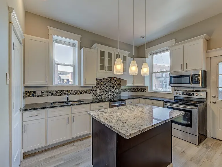 5779 Pershing Ave — Photo 28