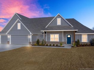 2310 W Maple St, Collinsville, OK 74021