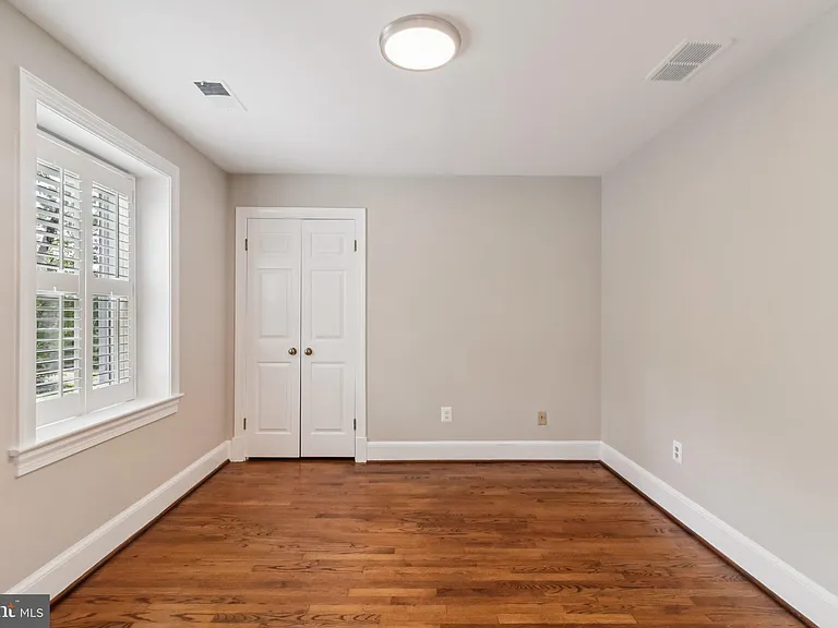 7518 Old Dominion Dr — Photo 39