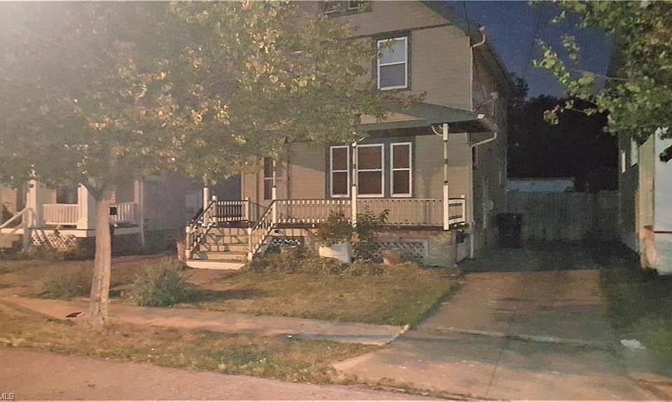 2nd image of 3315 W 90th St