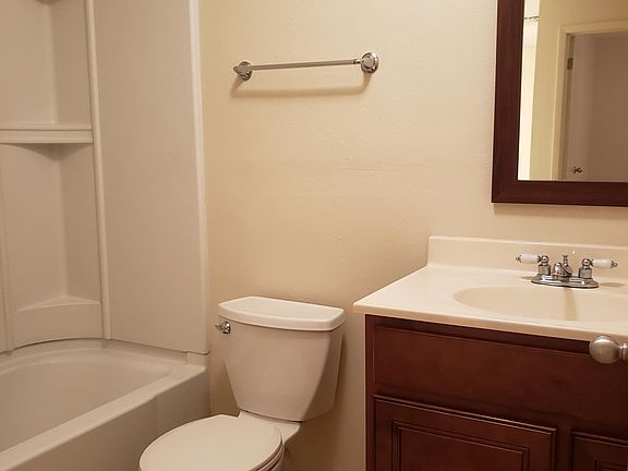 5th image of 148 Shady Oak Ave