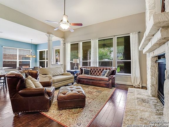 4th image of 934 Viento Point