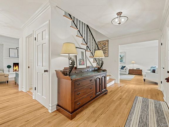 3rd image of 629 Scarborough Road