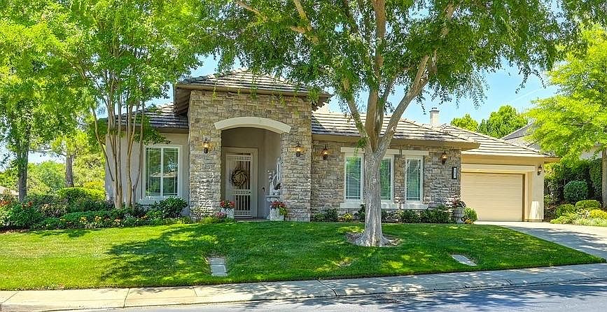 1st image of 703 Anna Pl