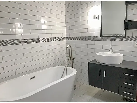 Rented by Compass | media 41