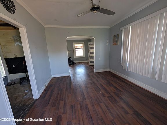 5th image of 2307 Prospect Ave