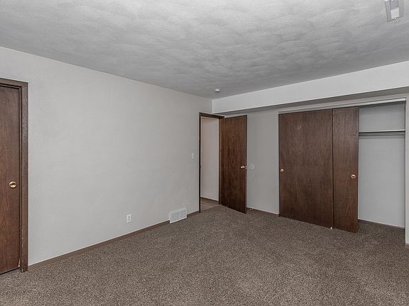 4th image of 2415 Jebens Ave #20