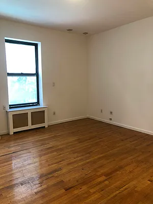 Rented by CitySites Real Estate Group | media 32