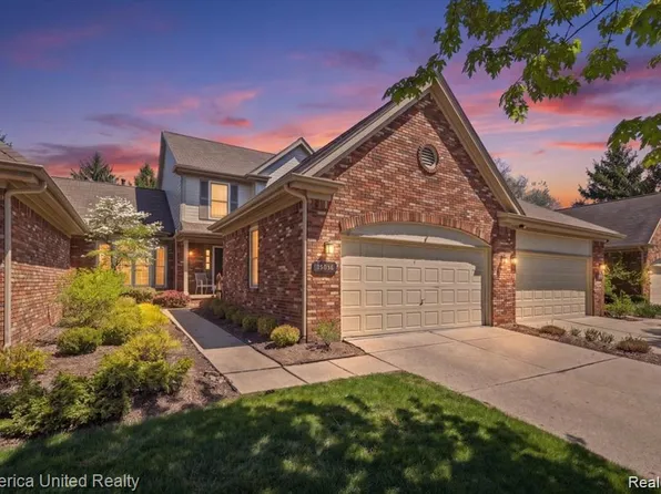39656 Village Run Dr, Northville, MI 48168