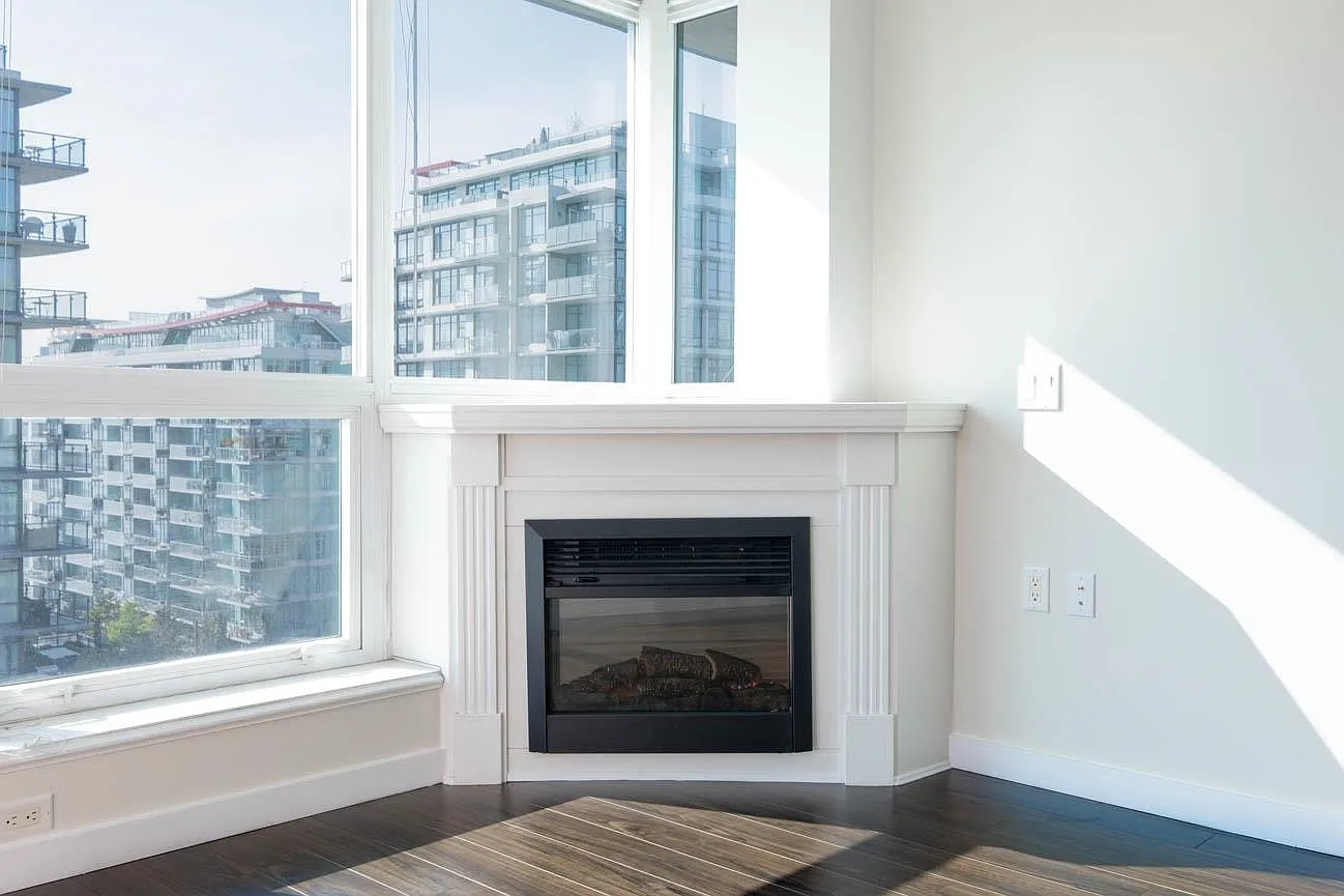 2 bed, 1040 sqft, $3,900 — Photo 3
