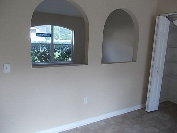 4th image of 60 Ryland Dr
