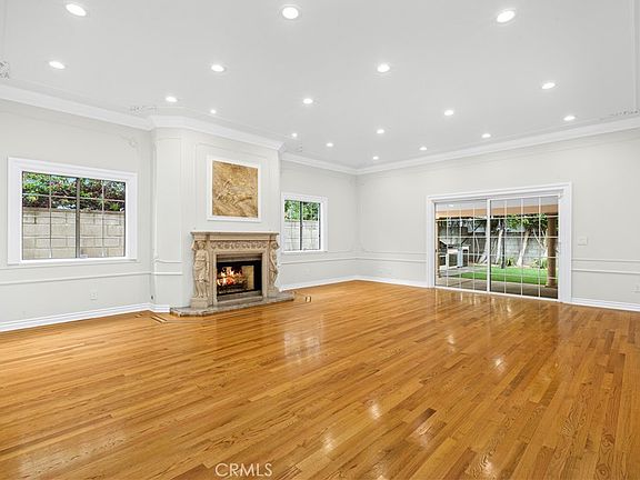 3rd image of 6508 Mammoth Ave