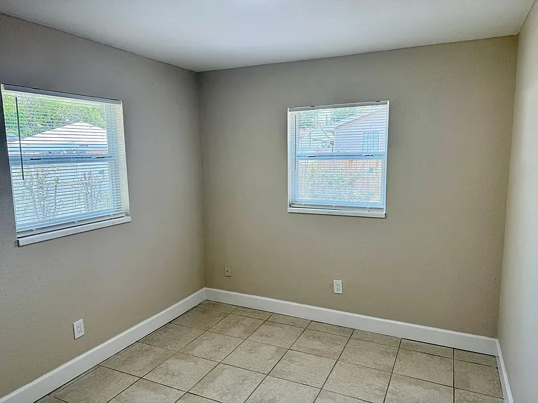 1819 E Fairbanks St — Photo 15