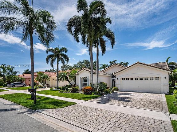 5th image of 9775 Harbour Lake Cir