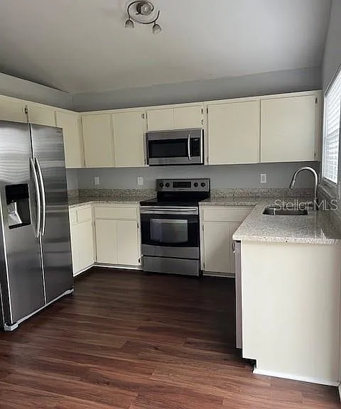 12587 Park Blvd — Photo 10