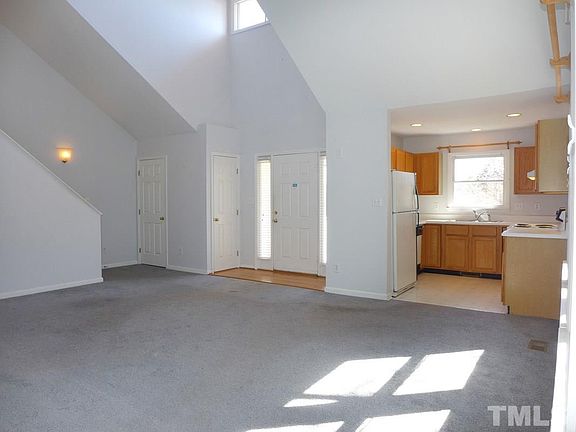 5th image of 105 Duncan Ct #A