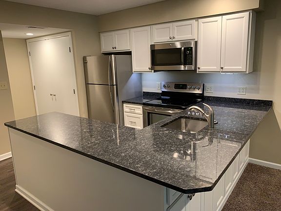 3rd image of 6440 Reflections Dr APT B