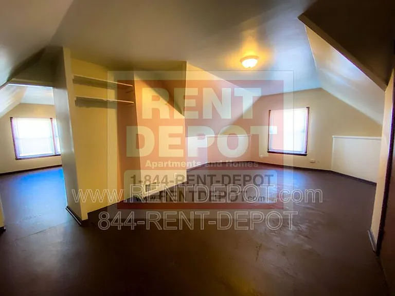 519 E Michigan St — Photo 32