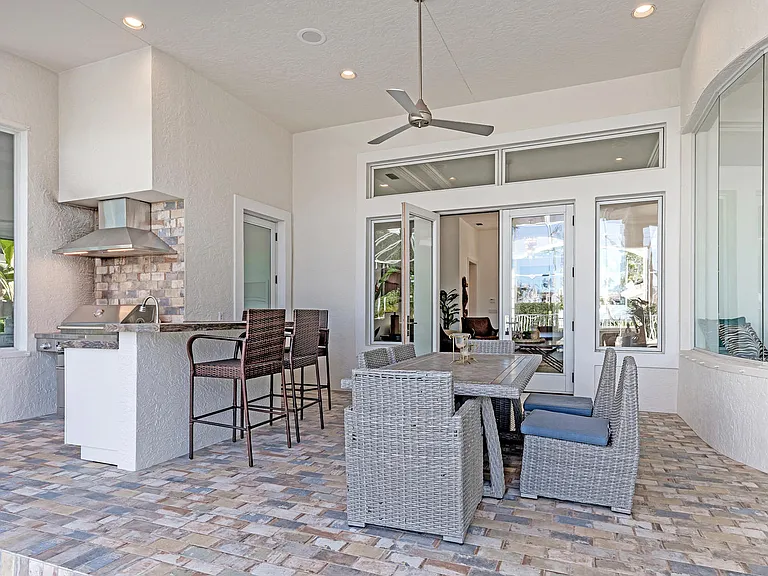 2540 Half Moon Walk — Photo 44