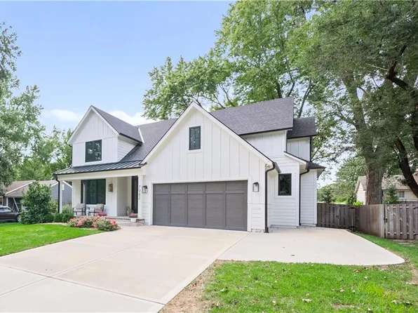 7942 Reinhardt Ln, Prairie Village, KS 66208