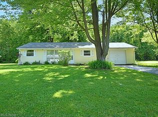 83 Hyder Dr, Madison, OH 44057