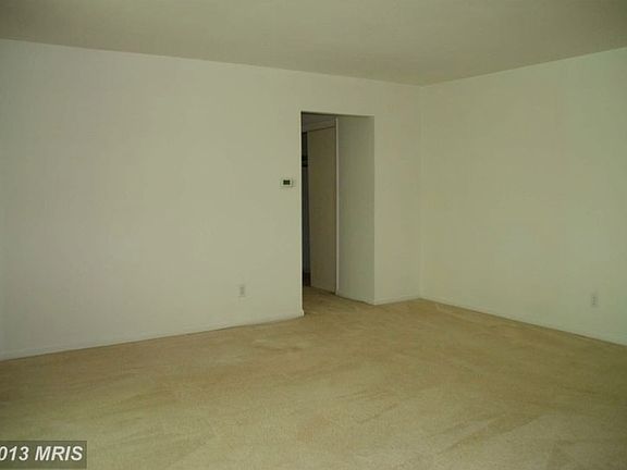 4th image of 3790 Lyndhurst Dr APT 203