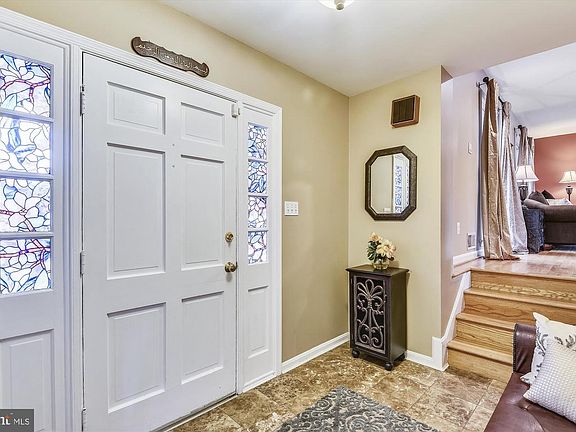 2nd image of 1388 Canterbury Way