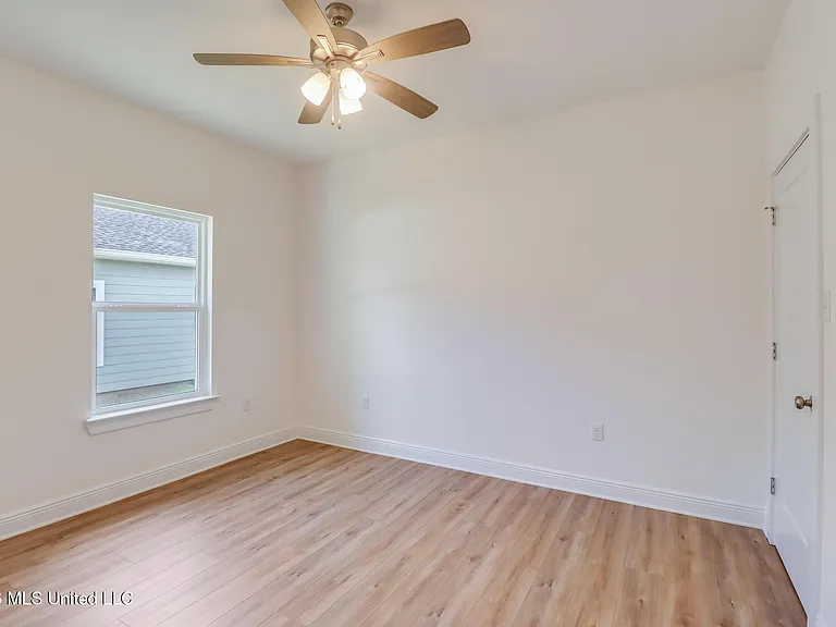 13469 Mary Ave — Photo 13