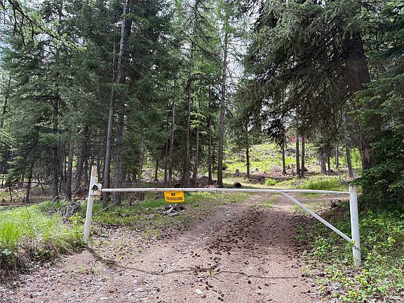 3rd image of 2662 Butcher Creek Rd