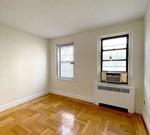 4th image of 325 E 58th St #3A