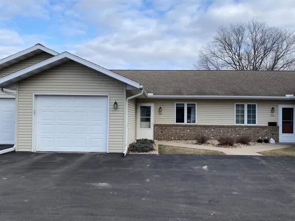 1567 North Dewey Avenue, Reedsburg, WI 53959