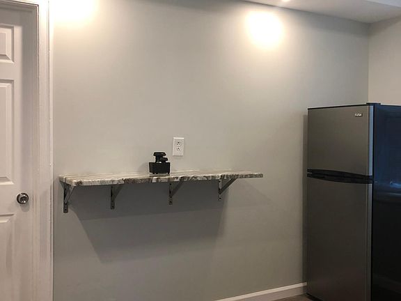 4th image of 729 N 63rd St Floor 3