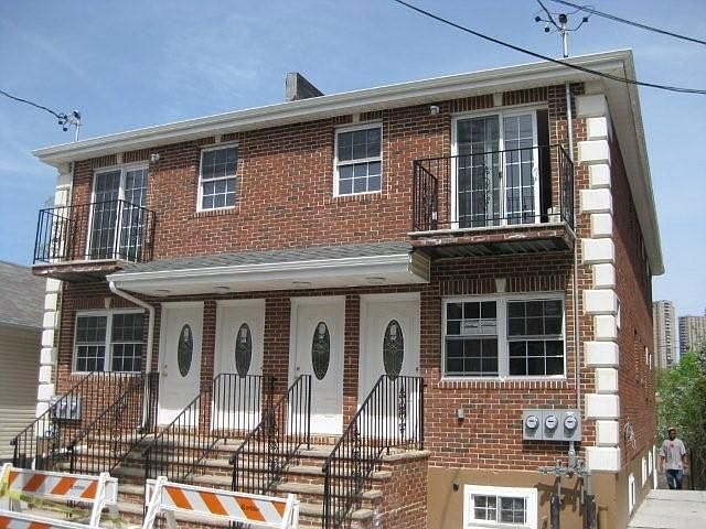 1st image of 2920 Wickham Ave