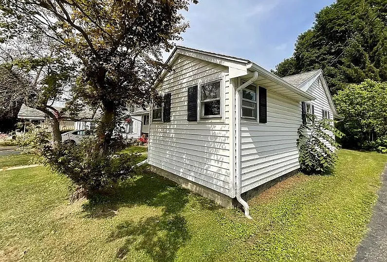 4 bed, 1500 sqft, $1,450 — Photo 3