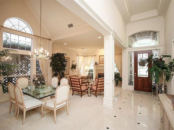 5th image of 122 Greenbriar Dr