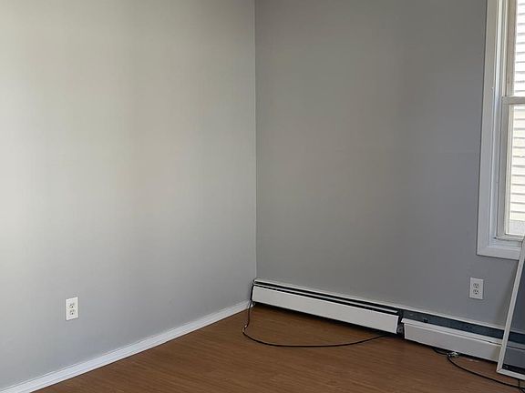 4th image of 126 W Main St APT 5