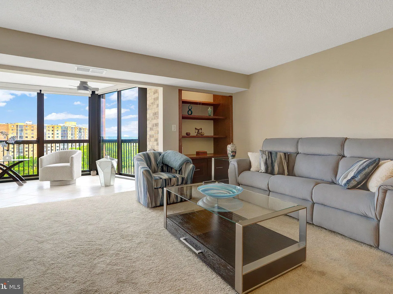 1 bed, 850 sqft, $2,950 — Photo 2