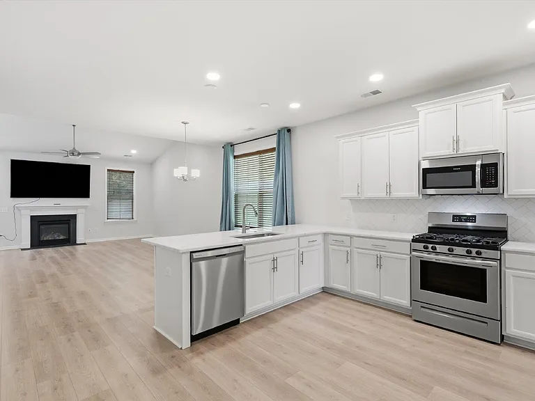 8646 Windsor Hill Blvd — Photo 8