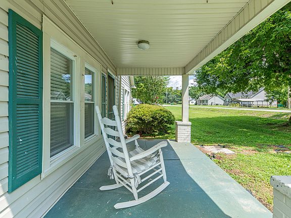 3rd image of 330 Holly Grove Rd