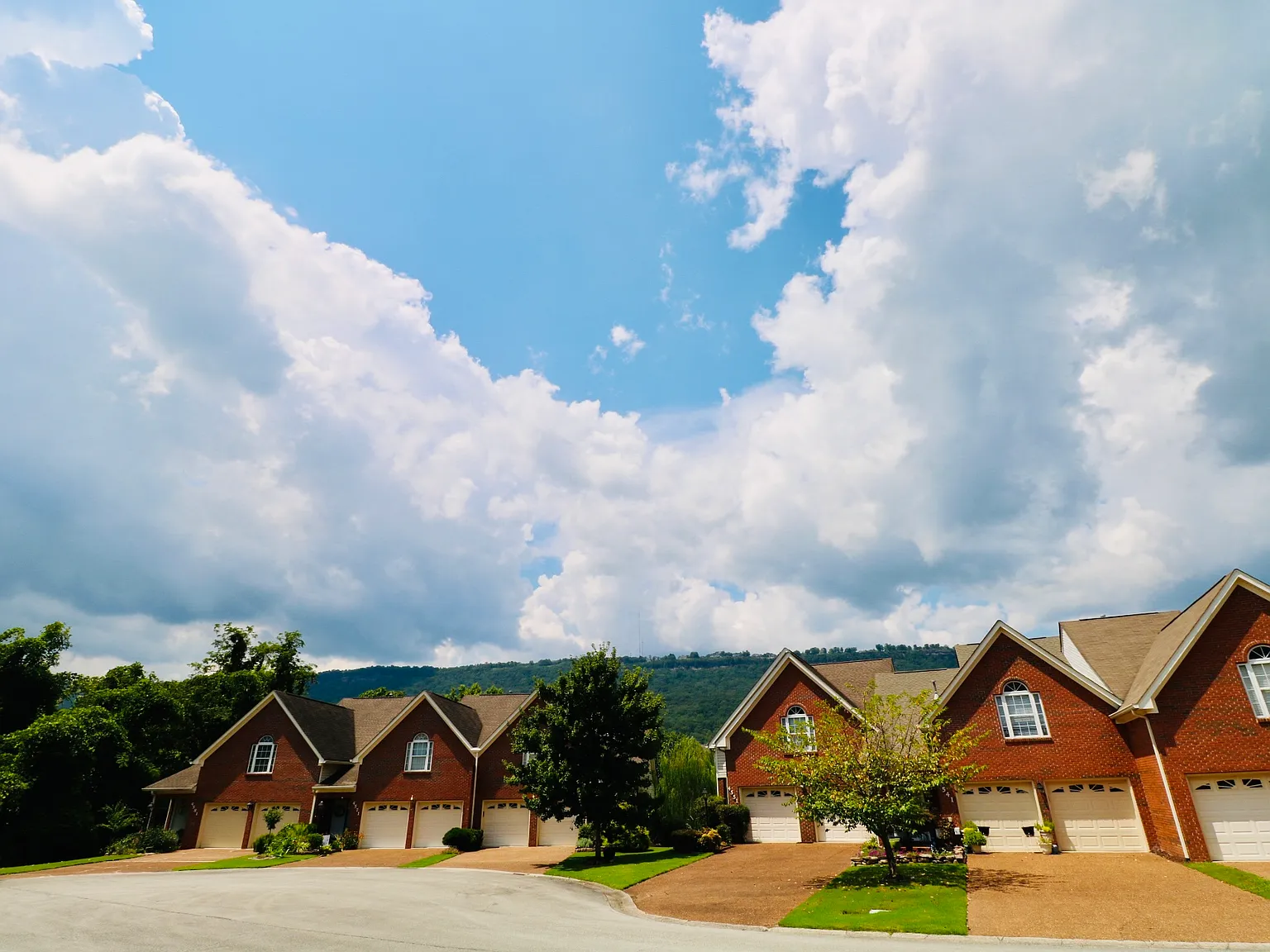 3 bed, 2.5 bath, 2149 sqft, $2,200 — Photo 4