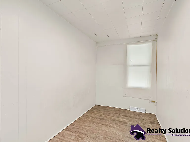 733 E Cherry St — Photo 24