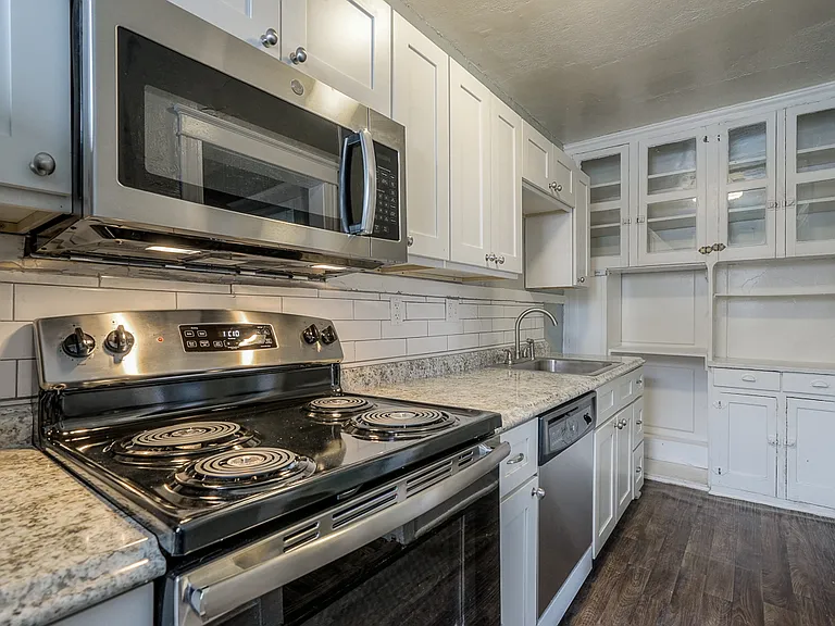 3721 Broadway Blvd #20 — Photo 23