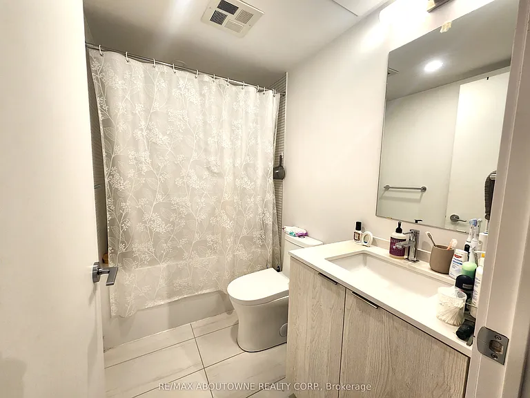 1 Jarvis St #902 — Photo 11