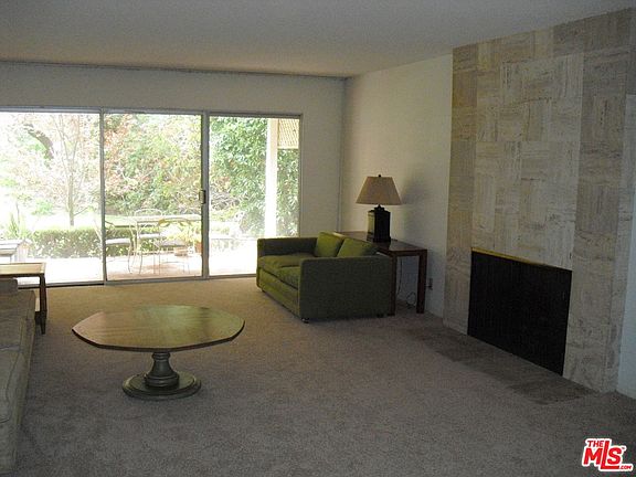 3rd image of 1221 N Bundy Dr