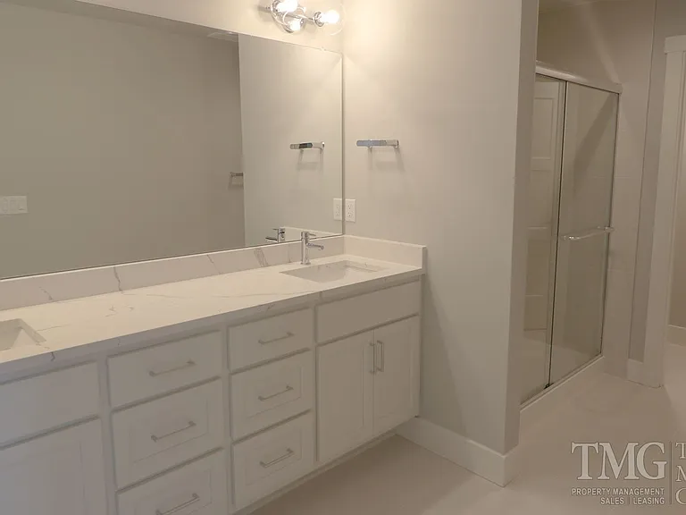 10816 NE 119th Pl — Photo 17