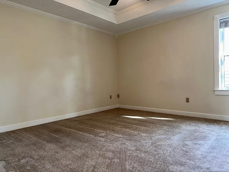 5029 Claycut Rd #4 — Photo 9