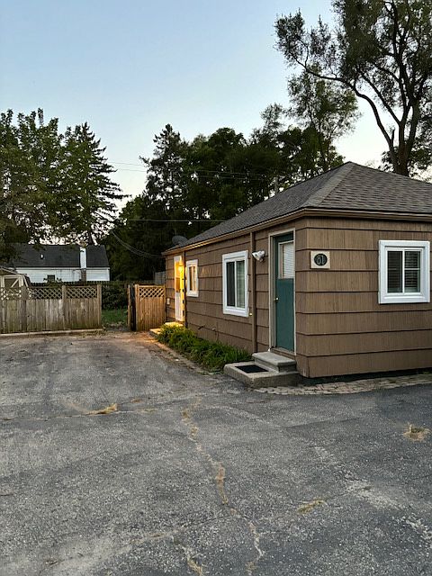 1st image of 81 Longfellow Dr