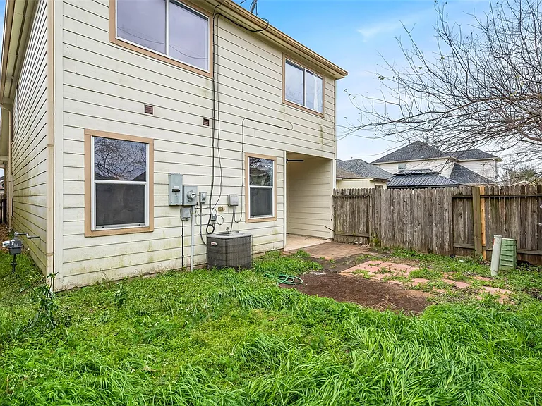 13223 Southpoint Ln — Photo 36